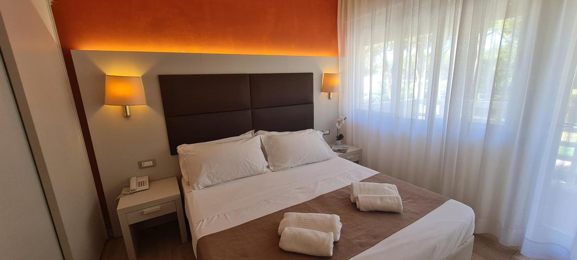 Hotel Eros Lignano Sabbiadoro Exterior foto